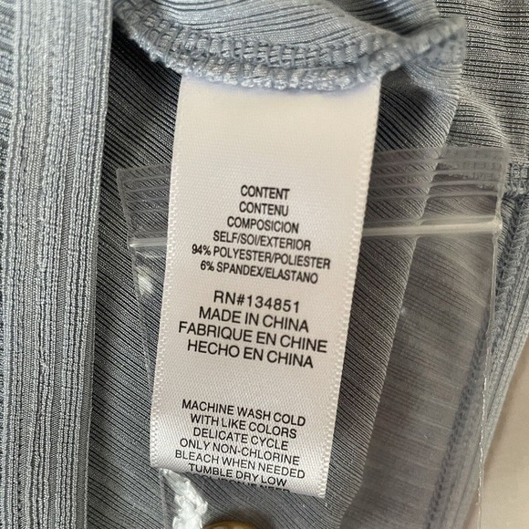 Wayf Naomi Short Sleeve Button Up Collared Top Shirt Blouse Small Blue *… - Picture 8 of 9